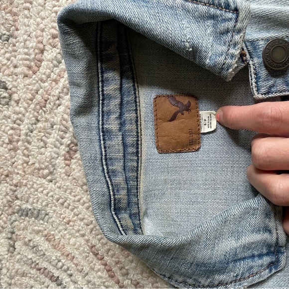 Light-wash denim vest - Picture 2 of 3